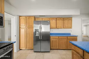 621 E Calavar Rd, Phoenix, AZ 85022 - Photo 12