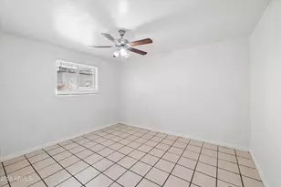 2133 W Adams St, Phoenix, AZ 85009 - Photo 32