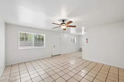 2133 W Adams Street #Apt 3, Phoenix, AZ 85009 - Photo 4