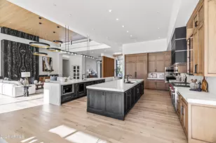 8100 N 64th Pl, Paradise Valley, AZ 85253 - Photo 10