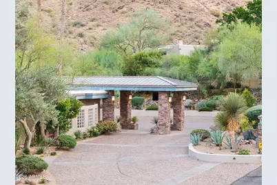 8219 N Charles Drive, Paradise Valley, AZ 85253 - Photo 10