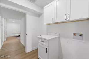 2218 E Sunnyside Dr, Phoenix, AZ 85028 - Photo 34