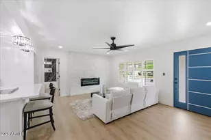 2218 E Sunnyside Dr, Phoenix, AZ 85028 - Photo 40