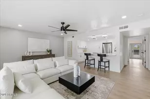 2218 E Sunnyside Dr, Phoenix, AZ 85028 - Photo 36