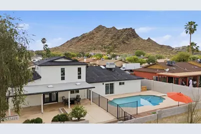 2218 E Sunnyside Drive, Phoenix, AZ 85028 - Photo 2
