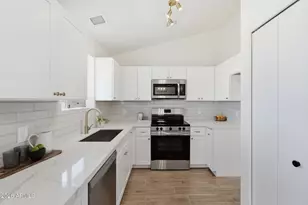 126 N Cottonwood St, Chandler, AZ 85225 - Photo 12