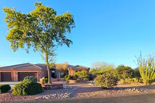 1428 E Breezy Ct, Phoenix, AZ 85086 - Photo 2