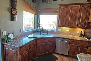 1428 E Breezy Ct, Phoenix, AZ 85086 - Photo 18