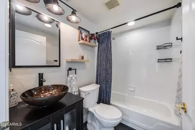 1747 E Northern Avenue #117, Phoenix, AZ 85020 - Photo 16