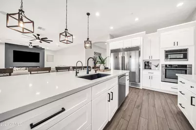 9321 W Buckskin Trail, Peoria, AZ 85383 - Photo 12