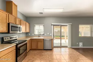 7011 W Mercer Ln, Peoria, AZ 85345 - Photo 8