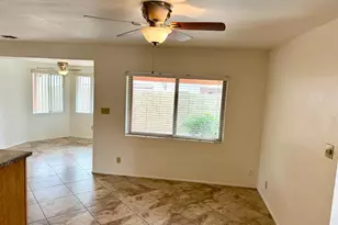 2601 E Cinnabar Ave, Phoenix, AZ 85028 - Photo 8