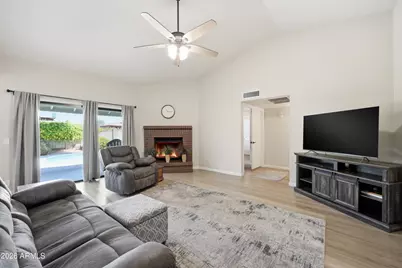 7314 W Bloomfield Road, Peoria, AZ 85381 - Photo 6