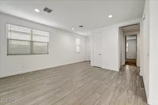 1642 W Monte Way, Phoenix, AZ 85041 - Photo 4