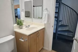 2264 E Huntington Dr, Phoenix, AZ 85040 - Photo 10