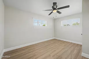 5702 N 22nd Dr, Phoenix, AZ 85015 - Photo 10