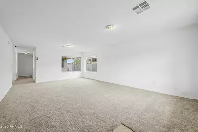 134 W Desert Lane, Phoenix, AZ 85041 - Photo 4