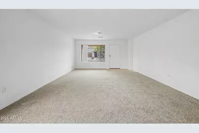 134 W Desert Lane, Phoenix, AZ 85041 - Photo 6