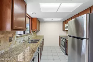 21007 N Sunglow Dr, Sun City West, AZ 85375 - Photo 10