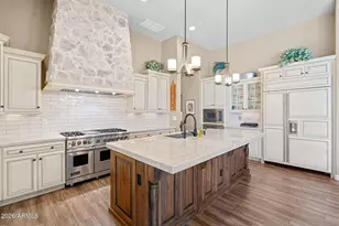 2471 E Robin Ct, Gilbert, AZ 85296 - Photo 10