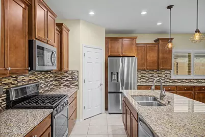 10847 E Thatcher Avenue, Mesa, AZ 85212 - Photo 12