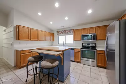 10379 W Tonopah Drive, Peoria, AZ 85382 - Photo 16