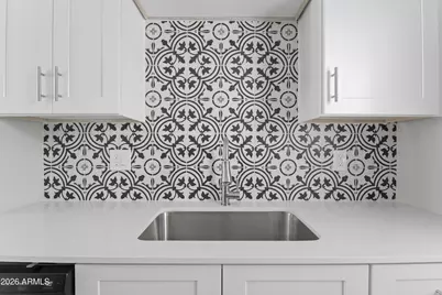 35 W Medlock Drive #2, Phoenix, AZ 85013 - Photo 8