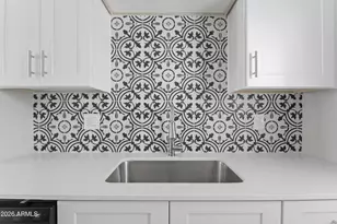 35 W Medlock Dr, Phoenix, AZ 85013 - Photo 8