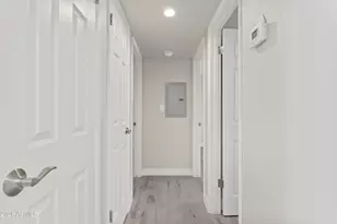 35 W Medlock Dr, Phoenix, AZ 85013 - Photo 10