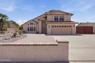 7813 W Dreyfus Dr, Peoria, AZ 85381 - Photo 2