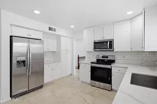 7813 W Dreyfus Dr, Peoria, AZ 85381 - Photo 6