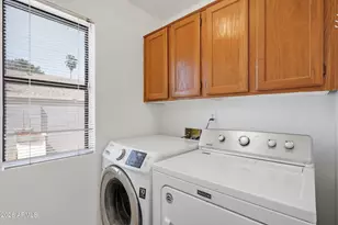 7813 W Dreyfus Dr, Peoria, AZ 85381 - Photo 28