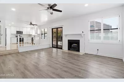 7813 W Dreyfus Drive, Peoria, AZ 85381 - Photo 2