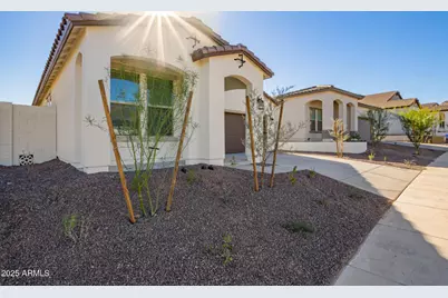 21301 W Roanoke Avenue, Buckeye, AZ 85396 - Photo 8