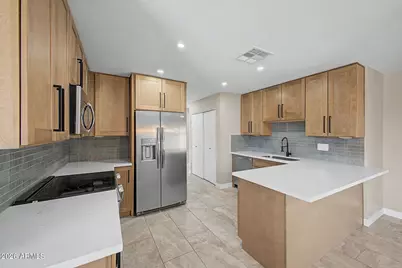 3628 W Banff Lane, Phoenix, AZ 85053 - Photo 12