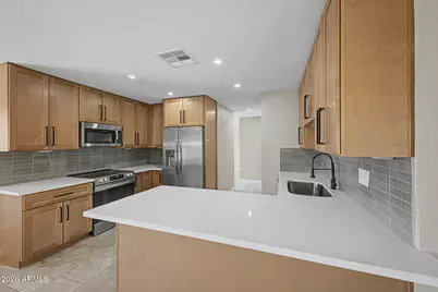 3628 W Banff Lane, Phoenix, AZ 85053 - Photo 14