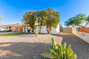 3329 E Palm Ln, Phoenix, AZ 85008 - Photo 8