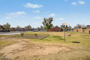 3645 N 69th Ave, Phoenix, AZ 85033 - Photo 24