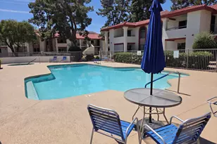 10610 S 48th St, Phoenix, AZ 85044 - Photo 4