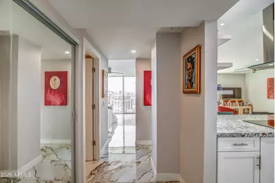 207 W Clarendon Avenue #H16, Phoenix, AZ 85013 - Photo 2