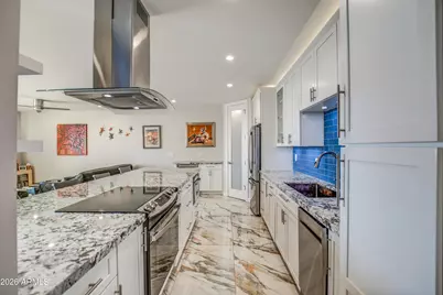 207 W Clarendon Avenue #H16, Phoenix, AZ 85013 - Photo 6