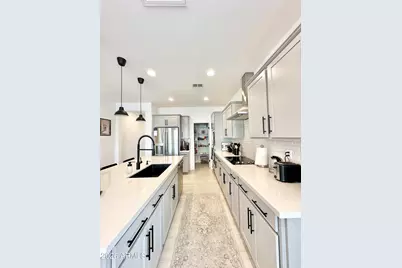 16783 W Canterbury Drive, Surprise, AZ 85388 - Photo 10
