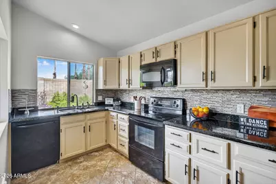 4330 W Kimberly Way, Glendale, AZ 85308 - Photo 6