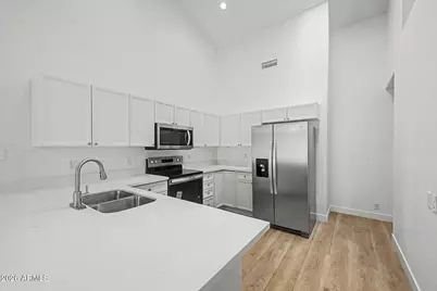 3326 N 42nd Street, Phoenix, AZ 85018 - Photo 6