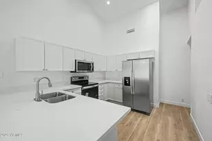 3326 N 42nd St, Phoenix, AZ 85018 - Photo 6