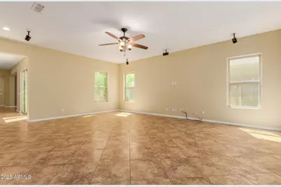 882 E Parkview Drive, Gilbert, AZ 85295 - Photo 16