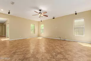 882 E Parkview Dr, Gilbert, AZ 85295 - Photo 16