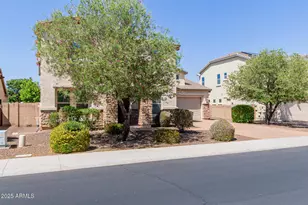 882 E Parkview Dr, Gilbert, AZ 85295 - Photo 12