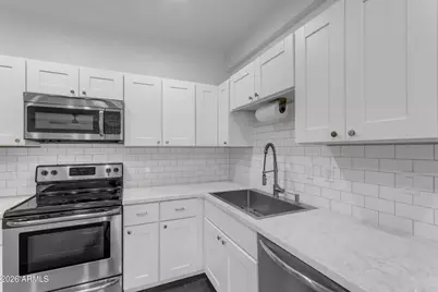 4126 N 44th Place, Phoenix, AZ 85018 - Photo 8