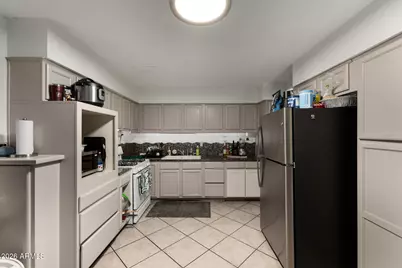6952 W Wolf Street, Phoenix, AZ 85033 - Photo 10